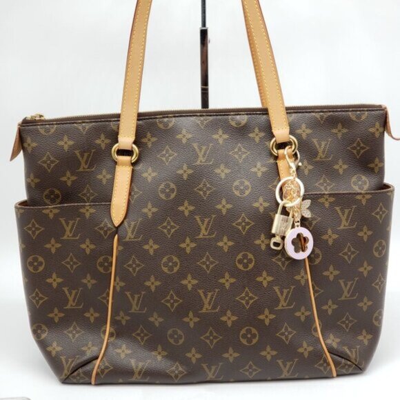 Authentic Louis Vuitton Lock & Key with unbranded Bagcharm, Keycharm, Keychain - Picture 7 of 7